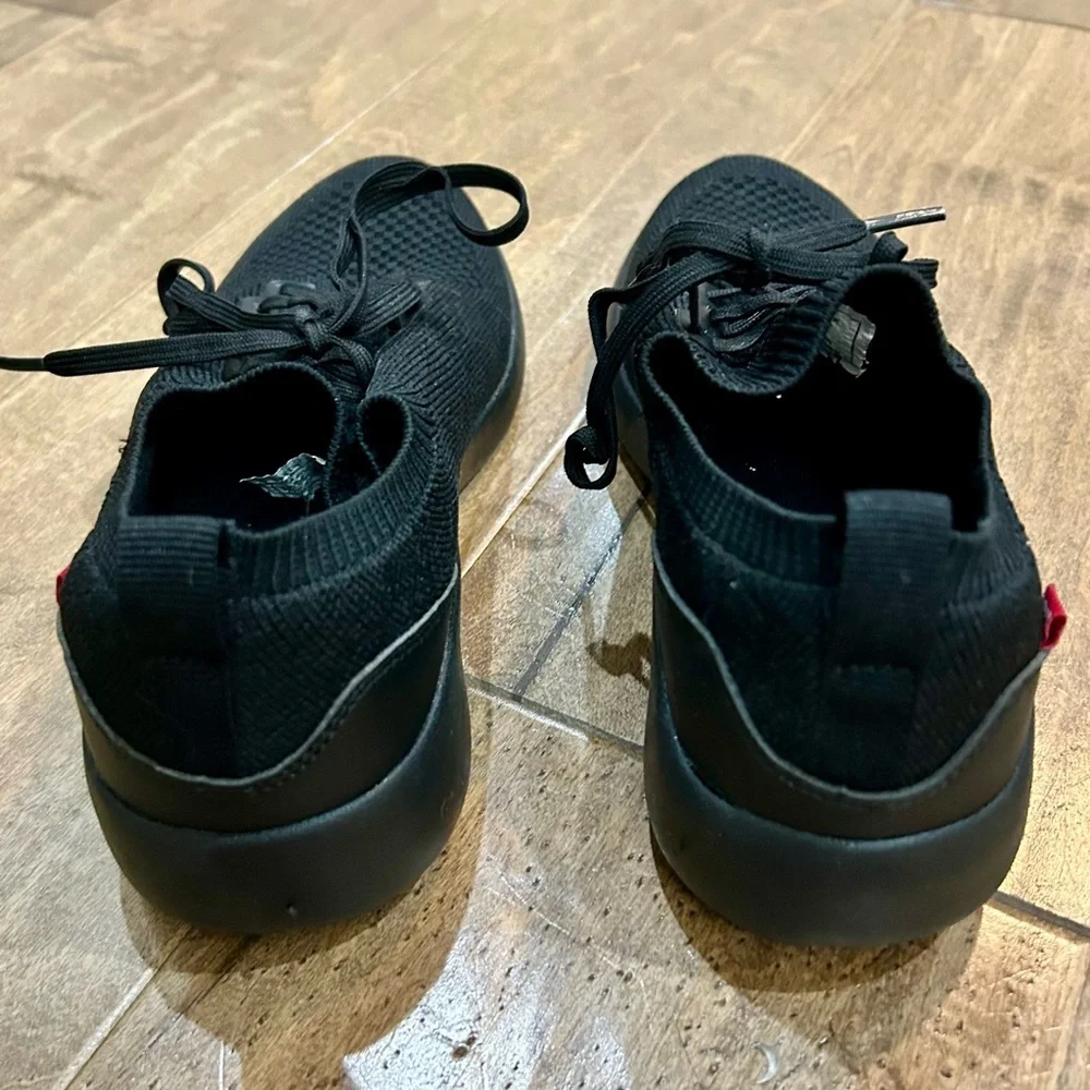 Levi’s Men’s Beckham Knit Shoes Black Size 4 EUC